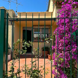 https://casa-camilla-torre-del-lago.it-tuscanyhotel.com